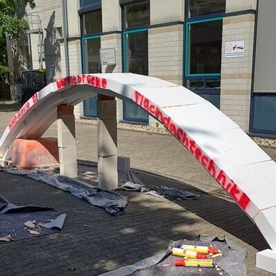 Bild vergr&ouml;&szlig;ern: Sommerbr&uuml;cken 2025 - W&auml;rmebr&uuml;cke